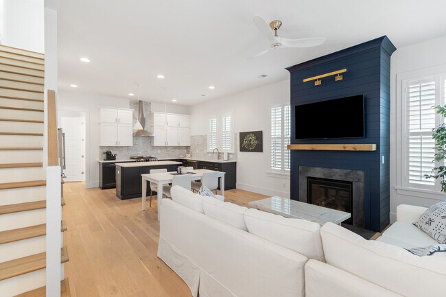 Building Photo - 1470 Mizzen Alley
