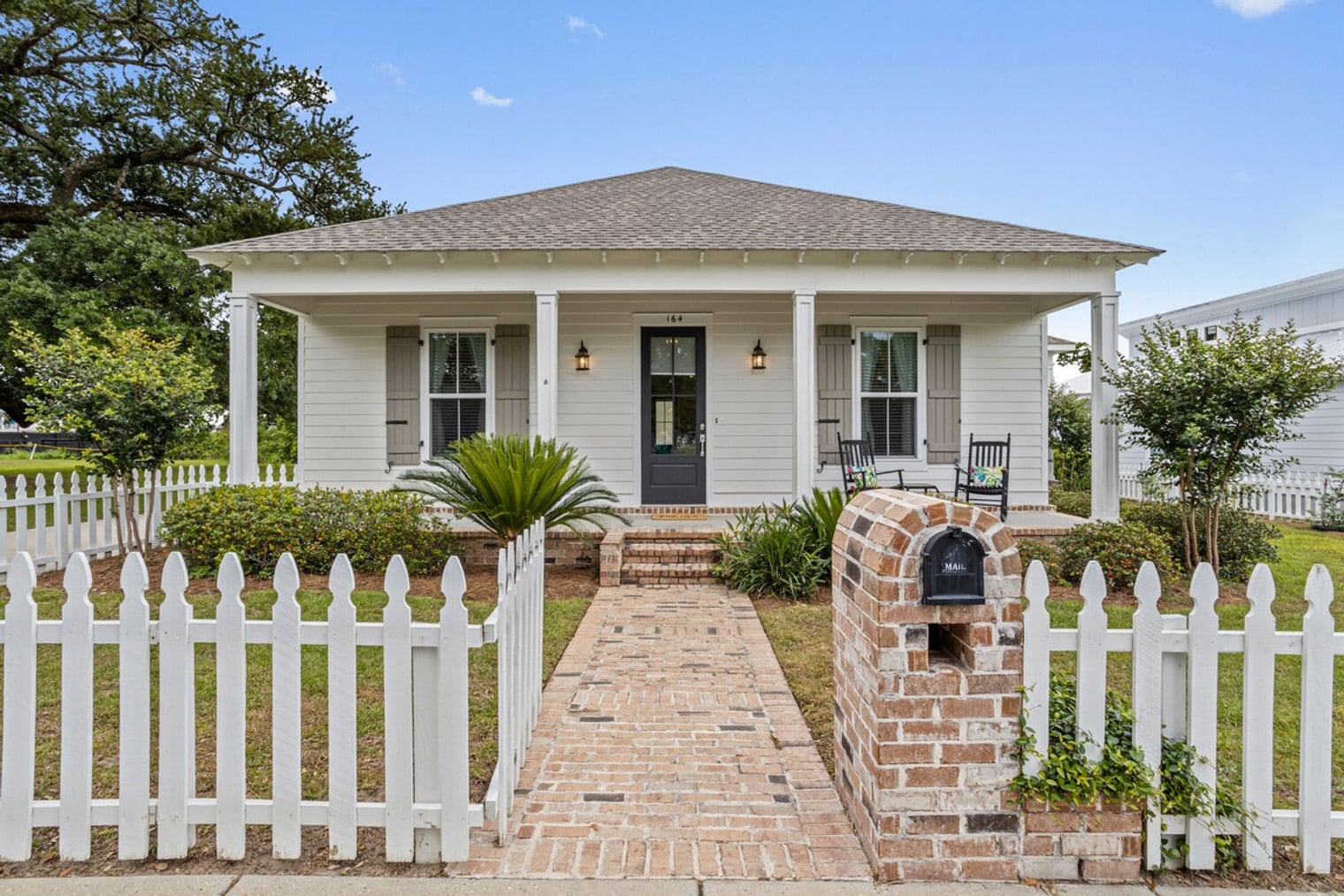 Building Photo - 164 Markham Dr