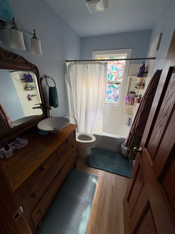 Building Photo - 1015 8th Ave NW