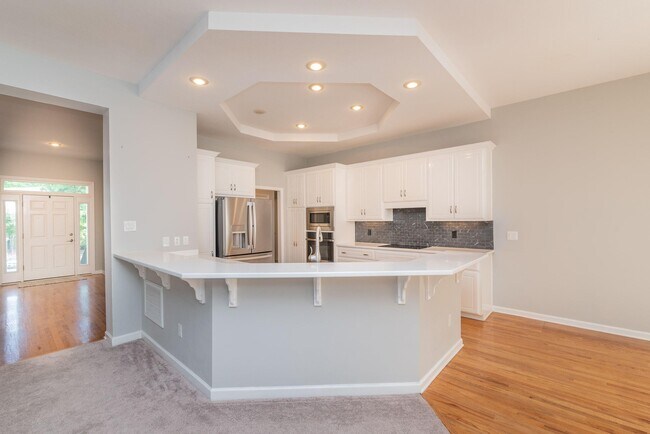 Building Photo - 3169 Glenview Dr