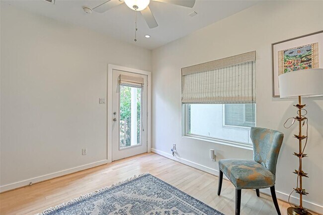 Building Photo - 5628 Kiam St