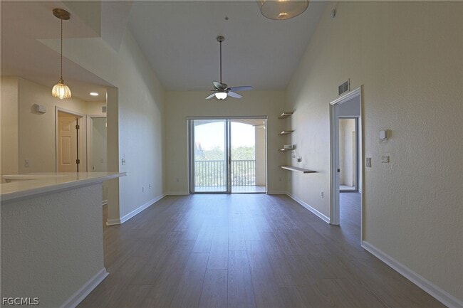 Building Photo - 9005 Colby Dr