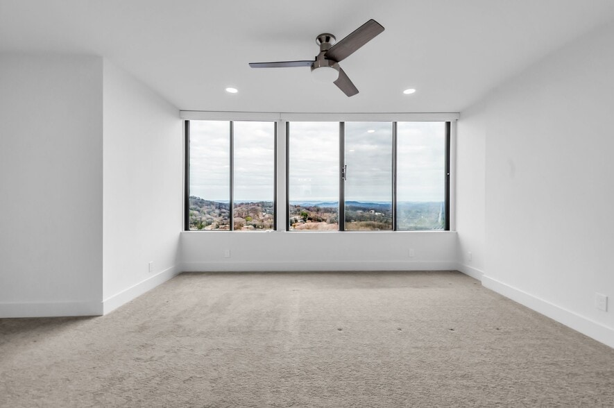 Building Photo - 6666 Brookmont Ter