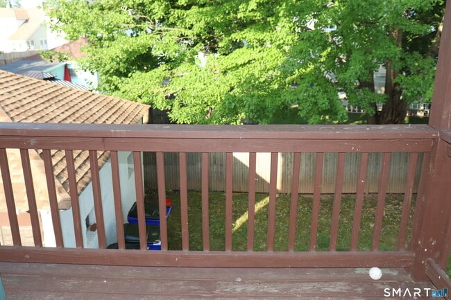 Building Photo - 60 Nesbit Ave