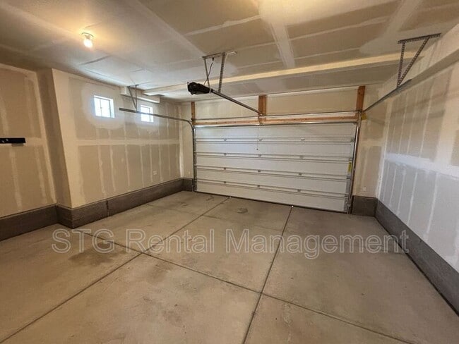 Building Photo - 1092 Alegre Alley