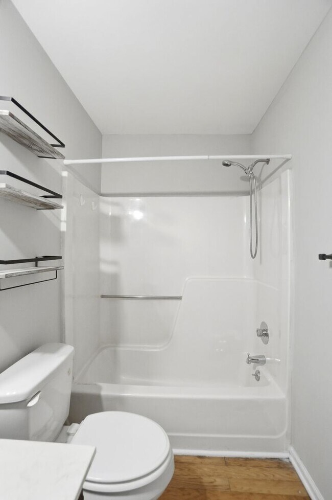 Building Photo - 3 Bedroom Ranch with a 2 Car Garage!