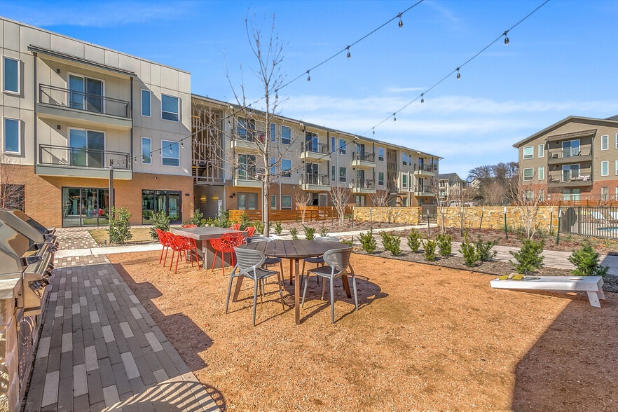 The Scenic at River East 999 Scenic Hill Dr Fort Worth TX 76111