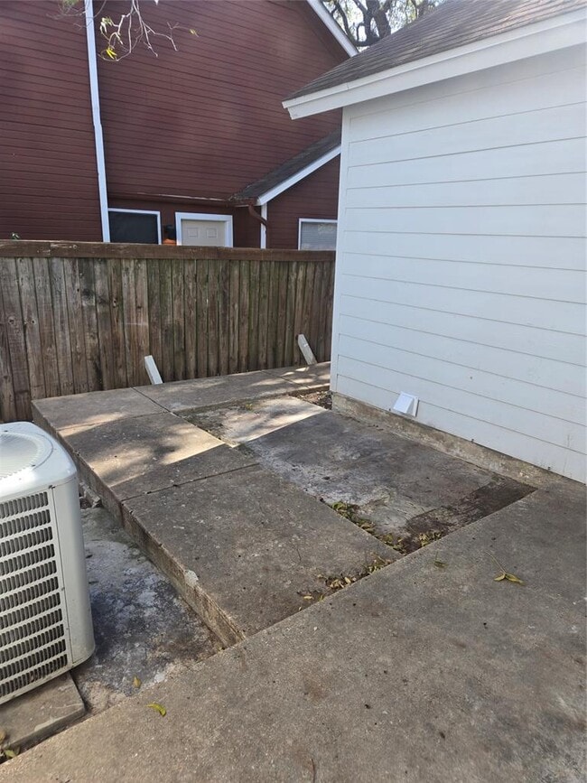 Building Photo - 2903 W Slaughter Ln