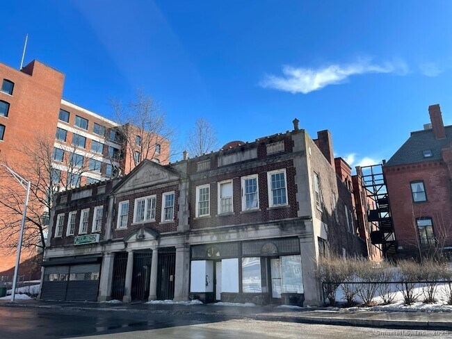 Building Photo - 135 W Main St