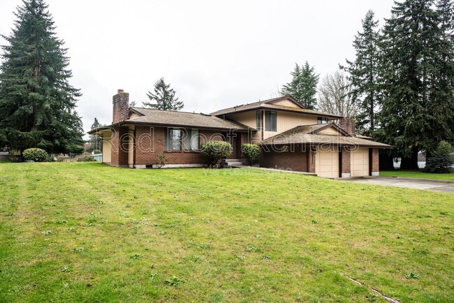 Building Photo - 1418 Tule Lake Dr S