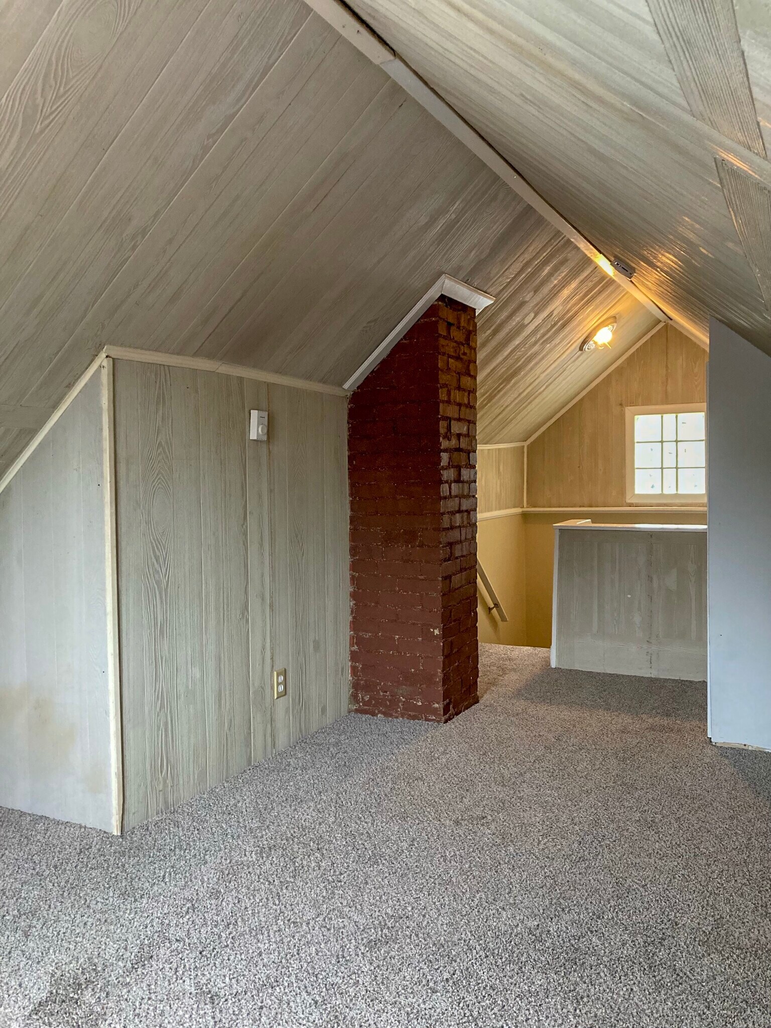 Upper Level Bedroom - 1121 Winston Rd