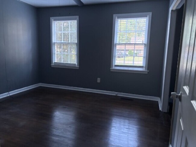 Building Photo - 217 N Sunset Terrace