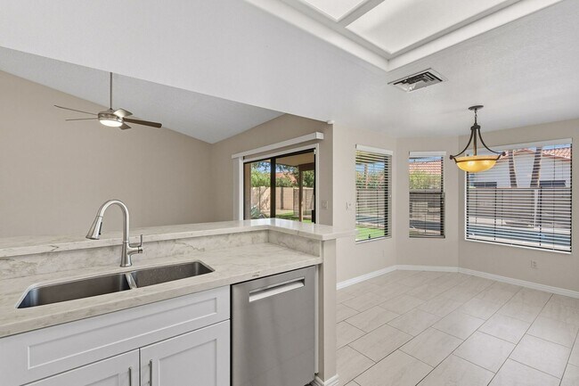 Building Photo - Scottsdale Ranch - Three Bedrooms and POOL!