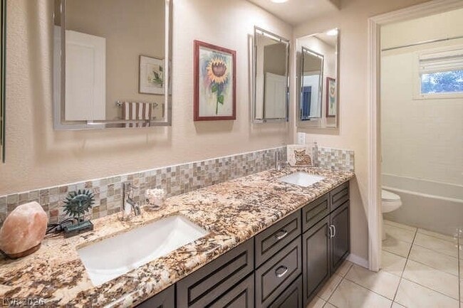 Building Photo - 8856 Rainbow Ridge Dr