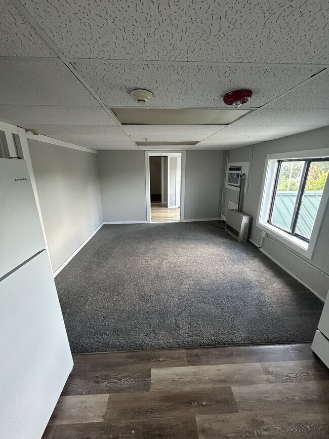 Building Photo - 10 Railroad Square