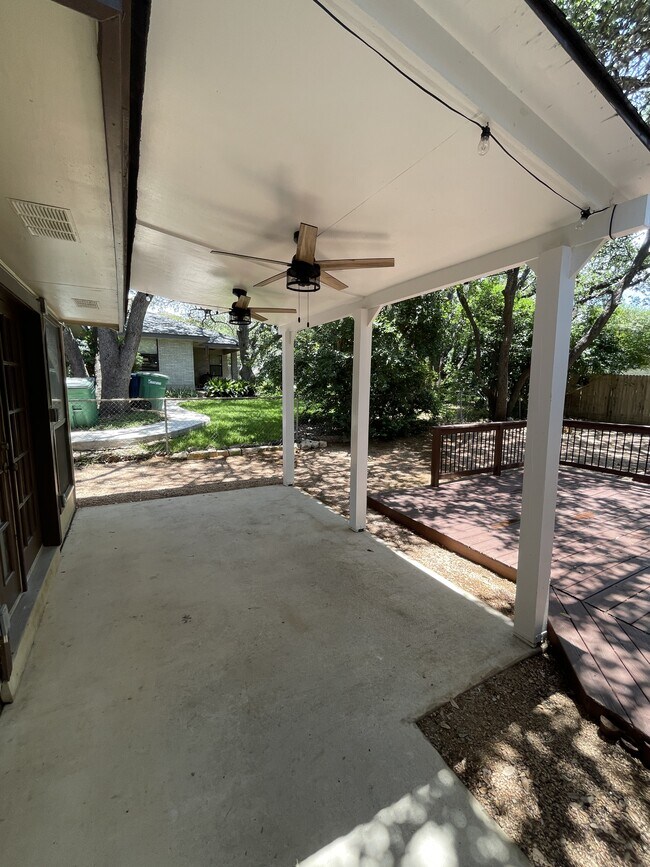 Building Photo - 1214 Timber Bay