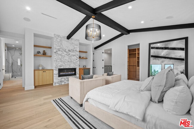 Building Photo - 4475 Mammoth Ave