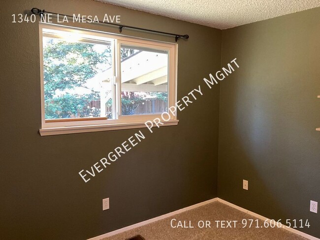 Building Photo - Freshly Remodeled 3BD Gresham Ranch | $239...