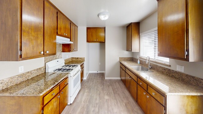 Building Photo - Newly Remodeled 2 bed 1 bath