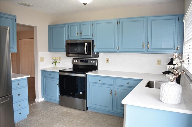 Building Photo - 1702 Aura Ct