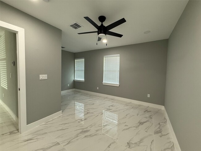 Building Photo - 2630 De Soto St