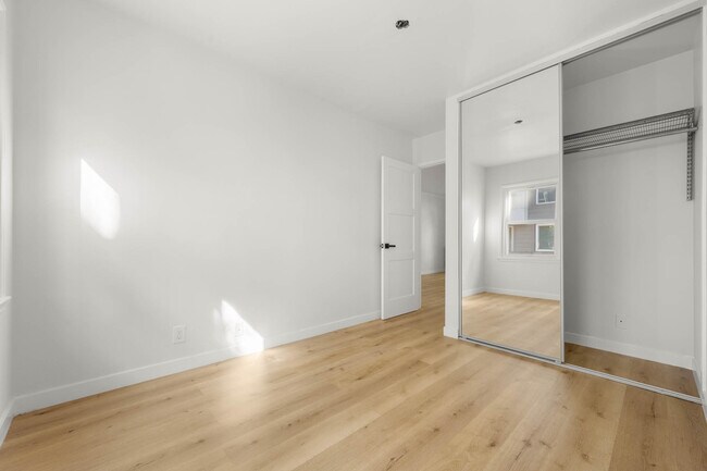 Building Photo - 5867.5 W 88th St