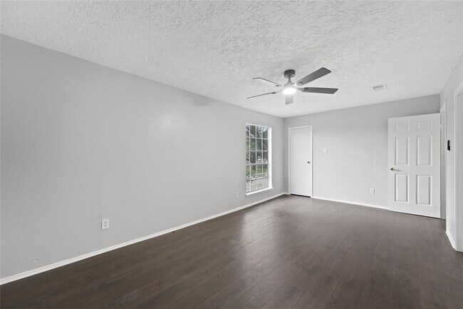 Building Photo - 10903 Maple Rock Dr