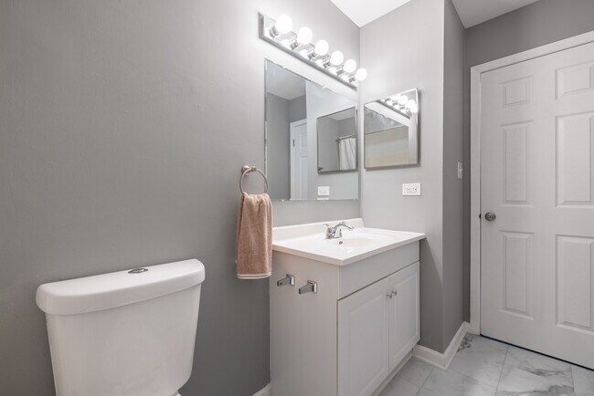 Building Photo - 462 Degas Cir