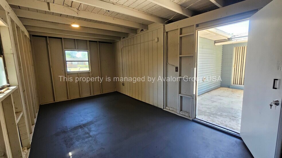 Building Photo - 7957 Jaguar Dr