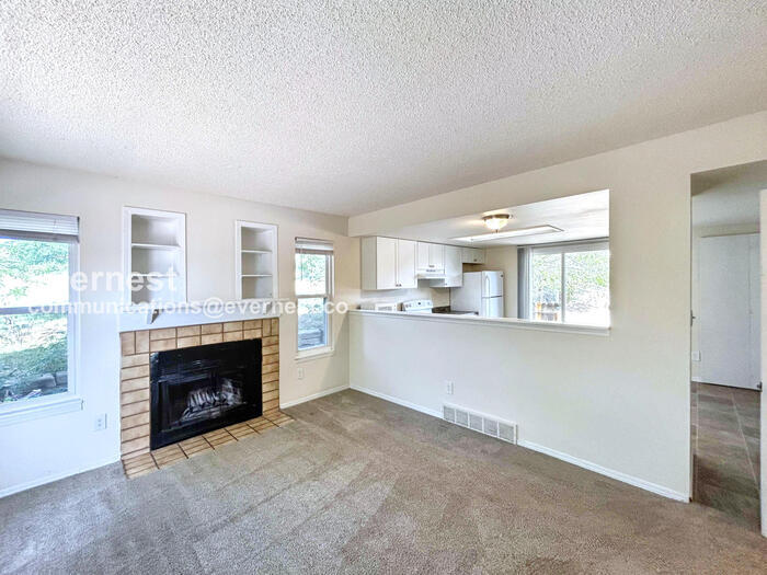 Building Photo - 1985 Mineola Ct