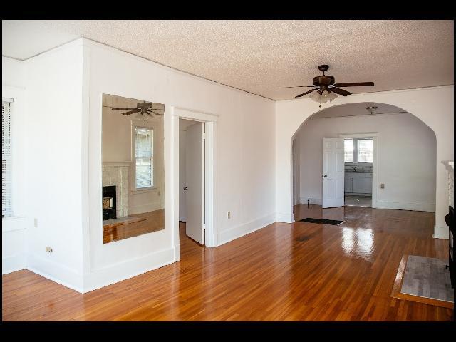 Building Photo - 312 Barton St