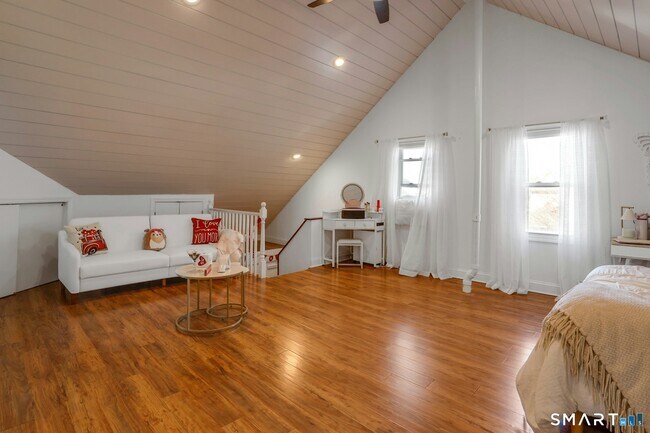 Building Photo - 144 Overland Ave