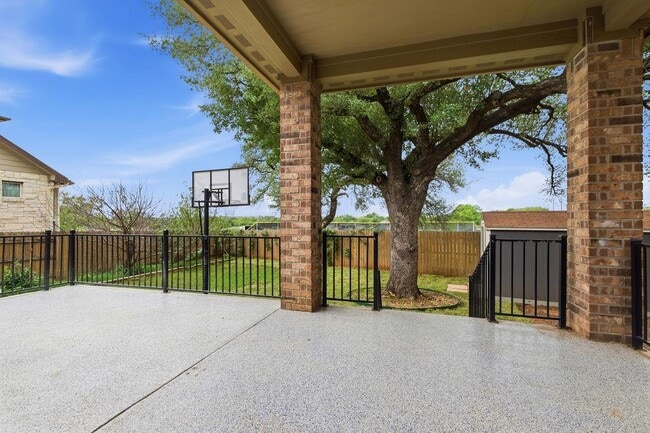 Building Photo - 15004 Iveans Way