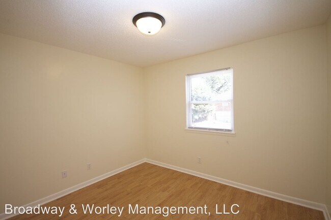 Building Photo - 18 Bearwood Dr