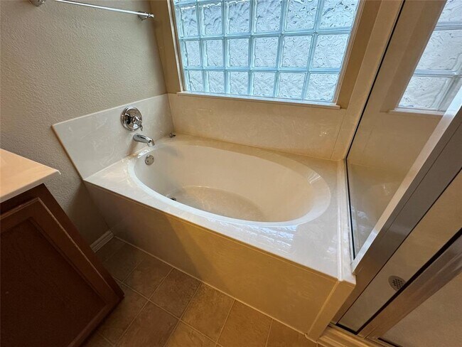 Building Photo - 10214 Maydelle Dr