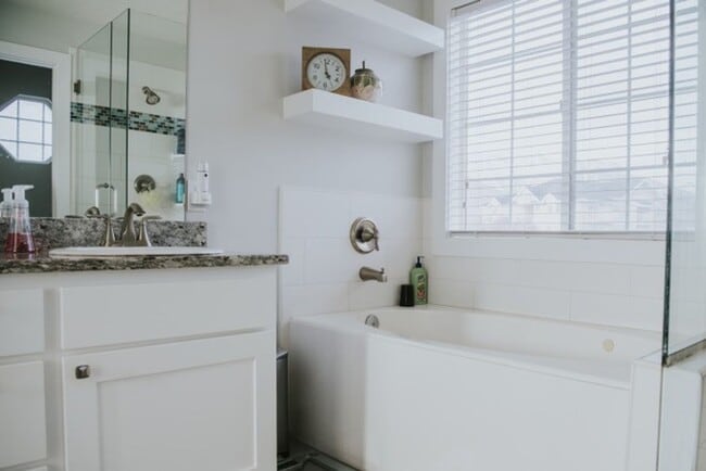 Building Photo - 3 Bed 2.5 Bath in Orem