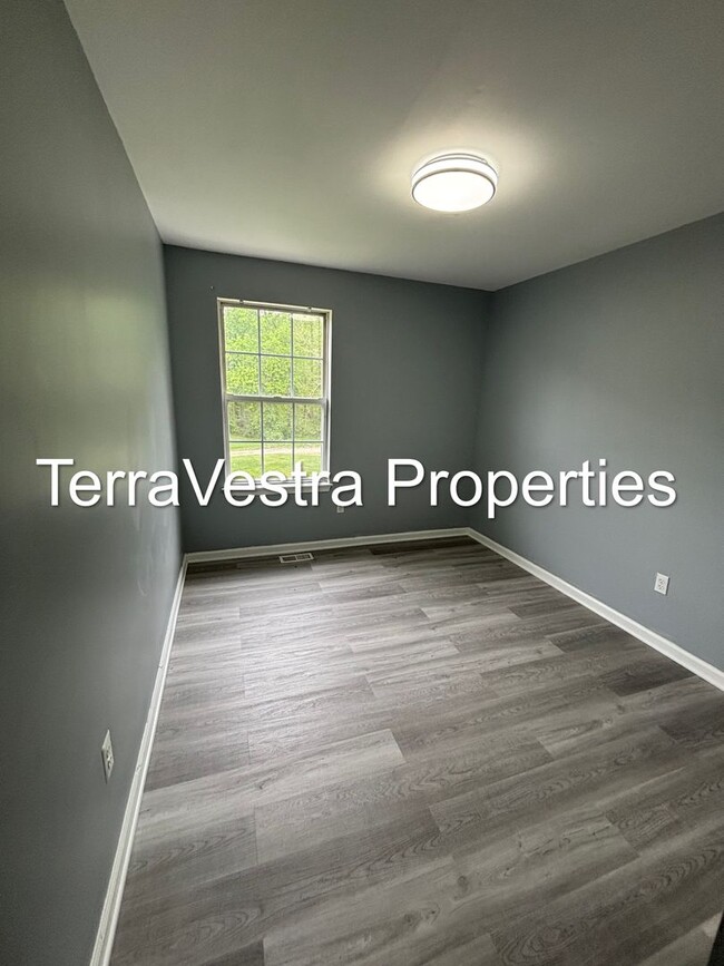 Building Photo - 3 Bed in Pine Hill! Eligible for $500 Security Deposit.