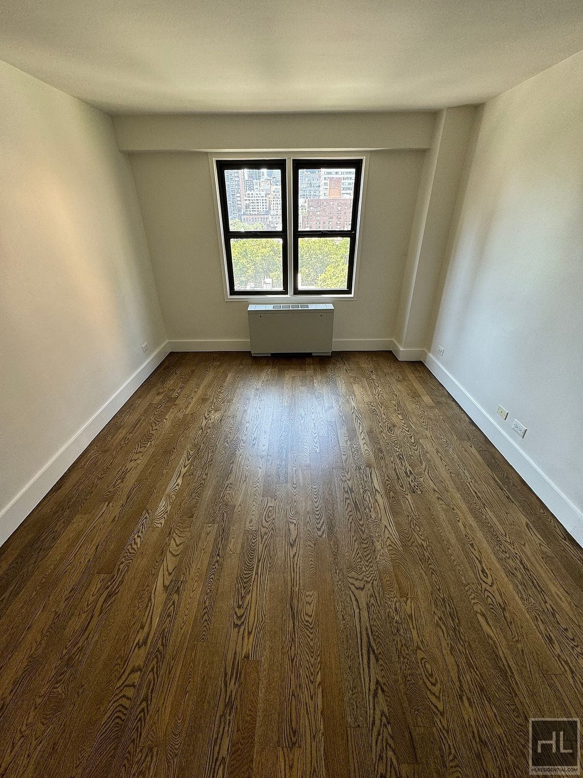 Building Photo - AMAZING ONE BEDROOM APARTMENT!! AMAZING DE...