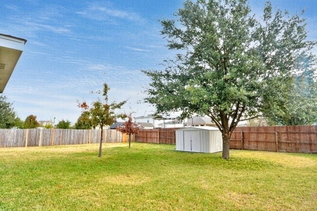 Building Photo - 5211 Whistle Stop Dr