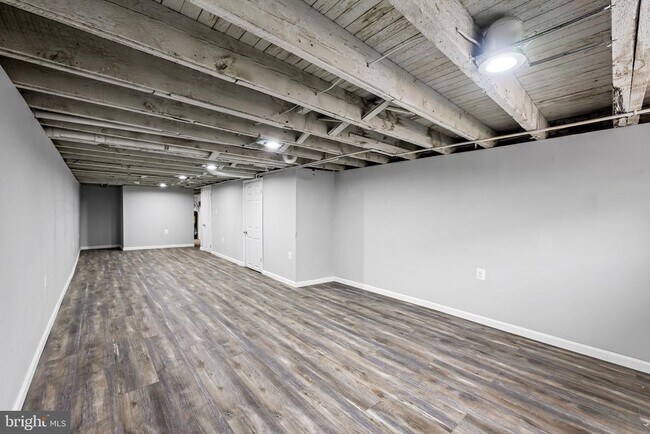 Building Photo - 1918 E Lafayette Ave