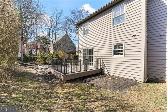 Building Photo - 317 N Olive St