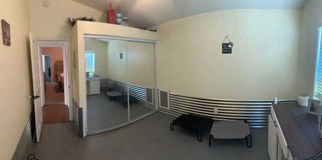 Building Photo - 4 Bedroom + Office / 2.5 Bathroom Redlands Dream Home