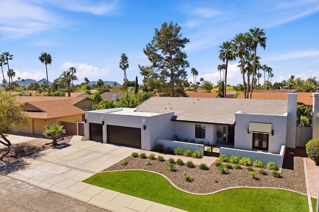 Building Photo - 8372 E San Salvador Dr