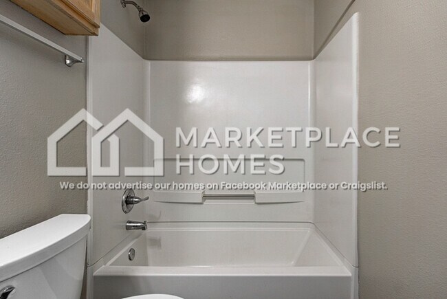 Building Photo - 2108 Bridlewood Dr