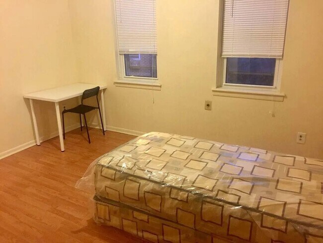 Building Photo - 4B2B house | Walking distance to Drexel Un...
