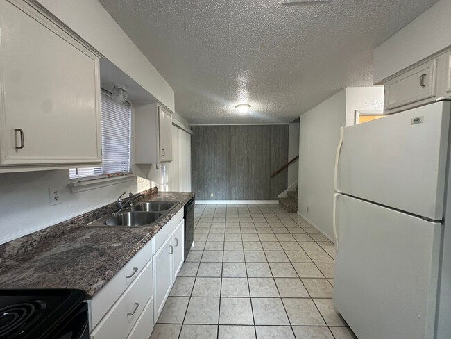 Building Photo - 9019 Sawtooth Ln