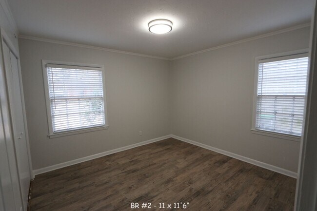 Building Photo - 1648 Ivy Rd