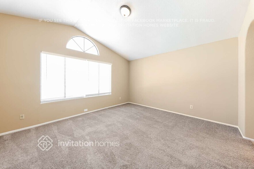 Building Photo - 938 E Rockwell Dr