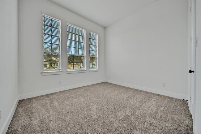 Building Photo - 13107 Wood Leaf Pk