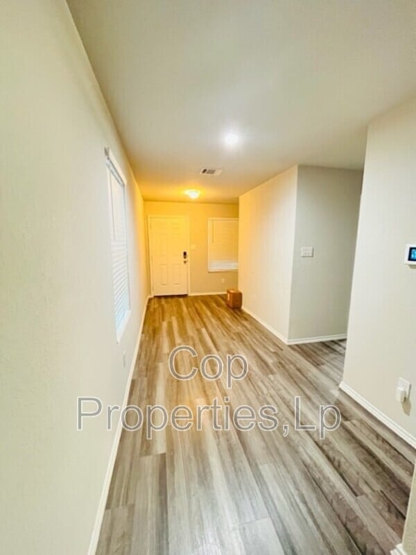 Building Photo - 4235 Mesa Cove